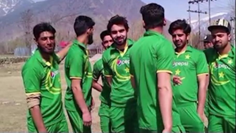 Kashmiris clad in Pakistan jerseys
